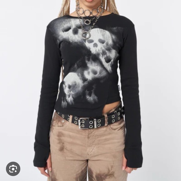 minga london Tops - Minga London Skull Crusher asymmetric black long sleeve tee